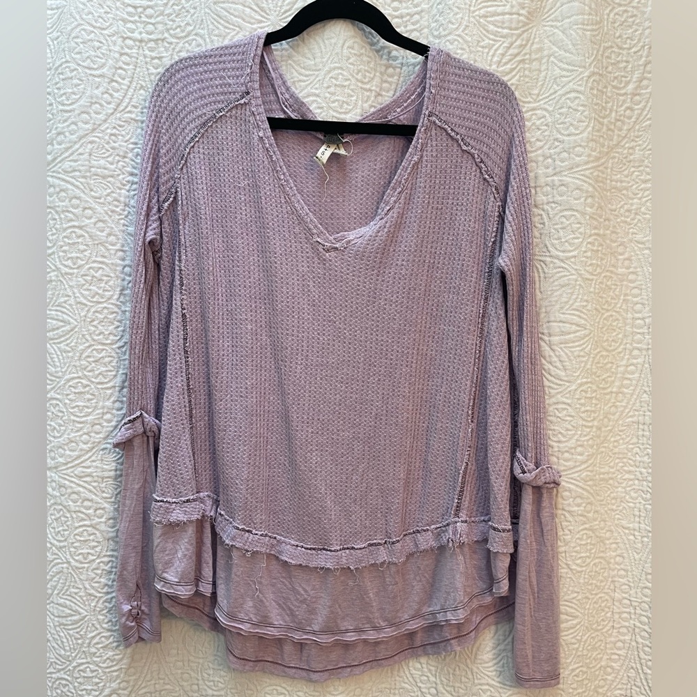 Free People Laguna oversized thermal lavender top with thumb holes. Size S.